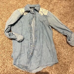 Women’s assorted top lot